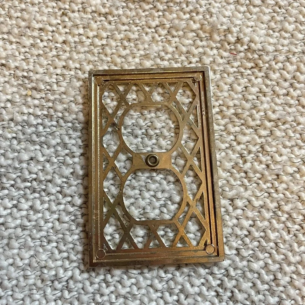 VINTAGE American Tack Amertac & Hardware‎ Outlet Wall Plate Lattice Brass Gold